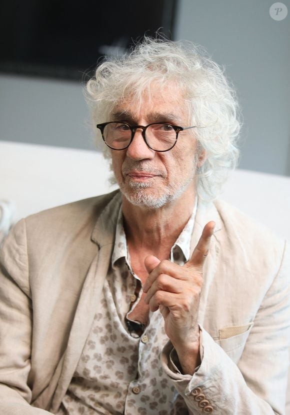 Exclusif - Louis Bertignac lors du match de football France Allemagne depuis la suite Harcourt du Fouquet's Barrière à Paris le 15 juin 2021. © Denis Guignebourg / Bestimage