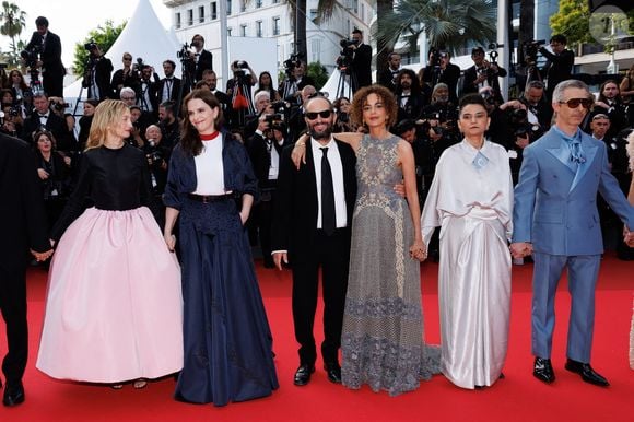 Alba Rohrwacher, Juliette Binoche, Carlos Reygadas, Leïla Slimani, Payal Kapadia, Jeremy Strong - Montée des marches de la cérémonie de clôture du 78ème Festival International du Film de Cannes, au Palais des Festivals à Cannes. Le 24 mai 2025
© Jacovides-Moreau / Bestimage