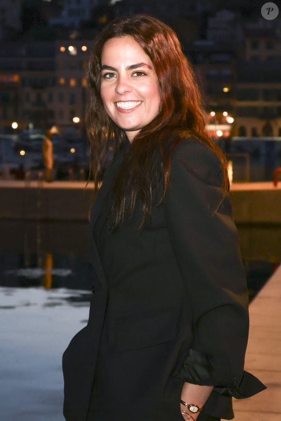 Ils évoluent sur un parcours de golf, entre élégance et performance.

Exclusif - Anouchka Delon pose en backstage de l'émission "C à vous" lors du 78ème Festival International du Film de Cannes le 15 mai  2025. 

© Jack Tribeca / Bestimage