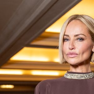 Adriana Karembeu au défilé Stéphane Rolland Collection Haute Couture Automne/Hiver 2025-2026 lors de la Fashion Week de Paris (PFW) au théâtre des Champs-Élysées, à Paris, France, le 8 juillet 2025. © Pierre Perusseau/Bestimage