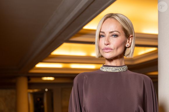 Adriana Karembeu au défilé Stéphane Rolland Collection Haute Couture Automne/Hiver 2025-2026 lors de la Fashion Week de Paris (PFW) au théâtre des Champs-Élysées, à Paris, France, le 8 juillet 2025. © Pierre Perusseau/Bestimage