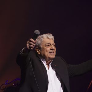 Concert d’Enrico Macias pour sa tournée La Fête Continue ! dans la salle de spectacle Le Dôme de Paris - Palais des Sports à Paris, France, le 15 mars 2025. © Jack Tribeca/Bestimage