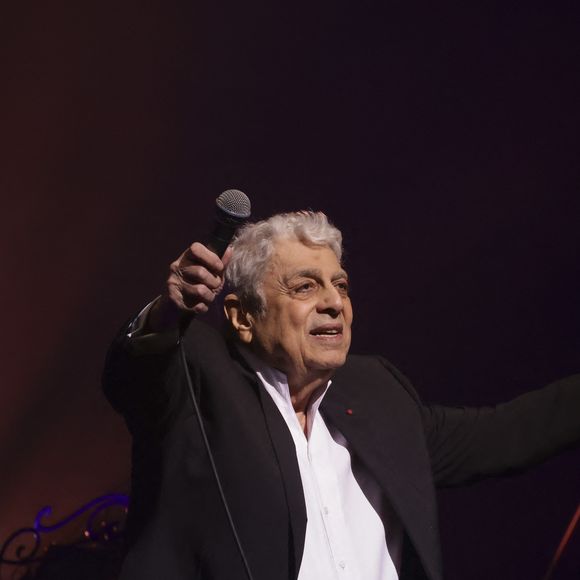Concert d’Enrico Macias pour sa tournée La Fête Continue ! dans la salle de spectacle Le Dôme de Paris - Palais des Sports à Paris, France, le 15 mars 2025. © Jack Tribeca/Bestimage