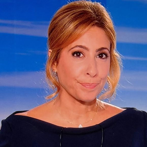 En début de semaine, Léa Salamé a entamé une nouvelle page dans sa carrière. 

Léa Salamé présente son premier journal de 20 heures sur France 2. 

© Alain Guizard / Bestimage