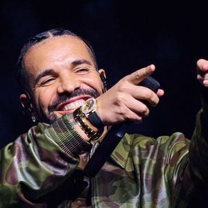 Mais quel est cet établissement où traine Drake à Saint-Tropez ?

Toronto, On, Canada : Drake se produit lors d'un concert de Vybz Kartel au Scotiabank Arena à Toronto. (Image : © Sammy Kogan/The Canadian Press via ZUMA Press)