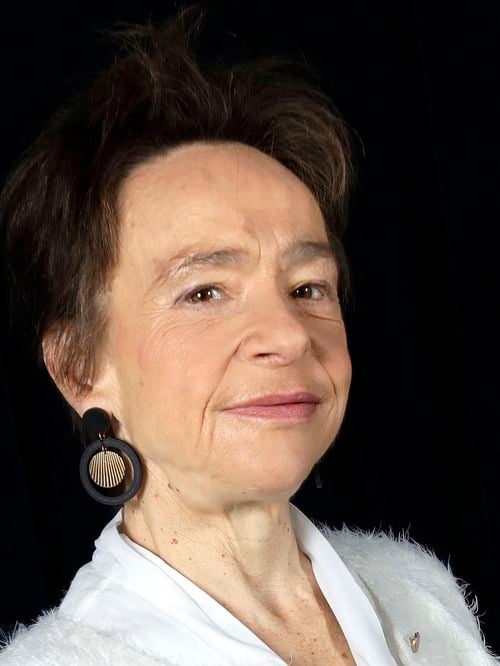 "Nous vous prions de privilégier plutôt un don" : La famille de Dominique Frot fait une demande et partage les informations sur son ultime voyage