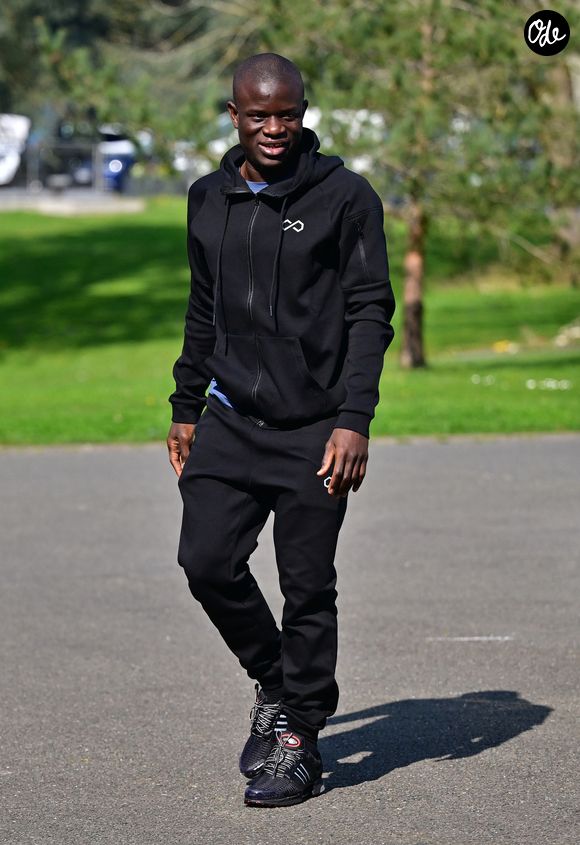 N'Golo Kanté - Les joueurs de l'équipe de France de football arrivent au Centre national de football de Clairefontaine-en-Yveline, en France, le 23 mars 2026. © Christian Liewig/Bestimage