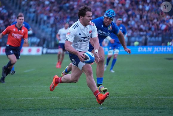 TRY Antoine Dupont - L'équipe de France de rugby victorieuse face à l'Italie (73 - 24) lors du Tournoi des Six Nations à Rome, le 24 février 2025.  © Laurent Lairys / PsnewZ / Bestimage
