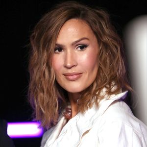 Depuis, elle a déménagé et vit avec un traumatisme profond qui a changé sa vie.

Vitaa lors de l'enregistrement de l'émission "La soirée extraordinaire : La musique comme vous ne l'avez jamais vue", qui sera diffusée le 30 juin sur M6. 

Gaffiot-Moreau / Bestimage