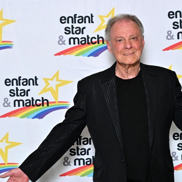 Herbert Léonard durant le dîner de Gala caritatif de l'association Enfant Star et Match à l'hôtel Negresco à Nice, le 8 juin 2024. Fabrice Ravaux, le fondateur et président de l'association, souhaite, avec les bénéfices de cette soirée, financer les installations d'un Rooftop Sportif pour les enfants hospitalisés à l'hôpital Lenval à Nice. Cette terrasse offrira un espace de 200m2 en plein air sécurisée pour des sports adaptés et des moments de répit pour les enfants et leurs familles.
Depuis plus de 15 ans, la mission d’Enfant Star et Match est d'offrir un soutien aux enfants malades en leur donnant l’opportunité de rêver, de s’épanouir et de guérir à travers le sport, la musique et le spectacle. 

© Bruno Bebert / Bestimage