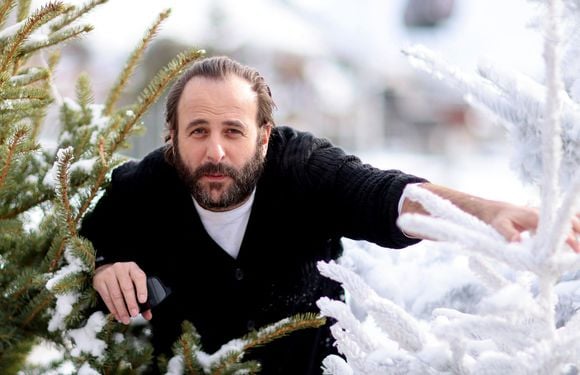 Vincent Macaigne au Photocall du film "La Poupée" lors du 29ème Festival International du Film de Comédie de l'Alpe d'Huez, le 23 janvier 2026. © Dominique Jacovides/Bestimage