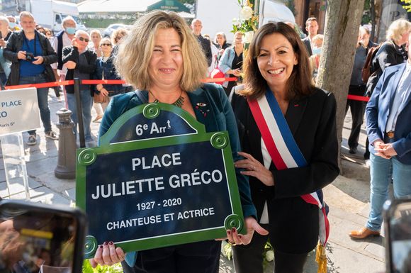 Anne-Hidalgo maire de Paris et Julie-Amour Rossini assistent à l'inauguration de la place Juliette Greco le 23 septembre 2021 à Paris. Photo par Laurent Zabulon/ABACAPRESS.COM