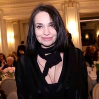 "Pas de thune, pas d'appart'" : A 61 ans, Béatrice Dalle se retrouve sans rien, elle explique comment elle tient