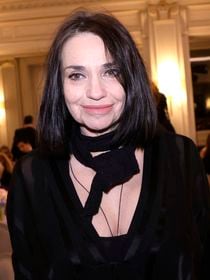 "Pas de thune, pas d'appart'" : A 61 ans, Béatrice Dalle se retrouve sans rien, elle explique comment elle tient