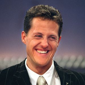 Michael Schumacher était victime d'un grave accident de ski...

Le pilote de Formule 1 allemand Michael Schumacher à l'émission de télévision "Wetten,daß" à Oldenburg, Allemagne. Photo par Picture-Alliance/DPA/ABACAPRESS.COM