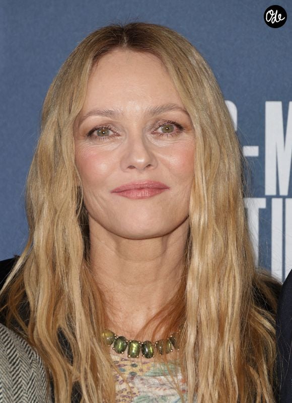 Les mineurs non accompagnés font l'objet de règles de déplacement particulières.   

Vanessa Paradis - Avant-première du film "Dis moi juste que tu m'aimes" au Cinéma Pathé Wepler à Paris le 6 février 2025. 

© Coadic Guirec/Bestimage