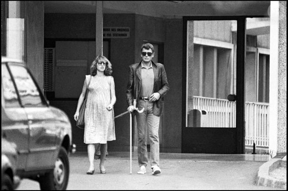 Archives - Nathalie Baye et Johnny Hallyday dans la rue. ASLAN / BESTIMAGE