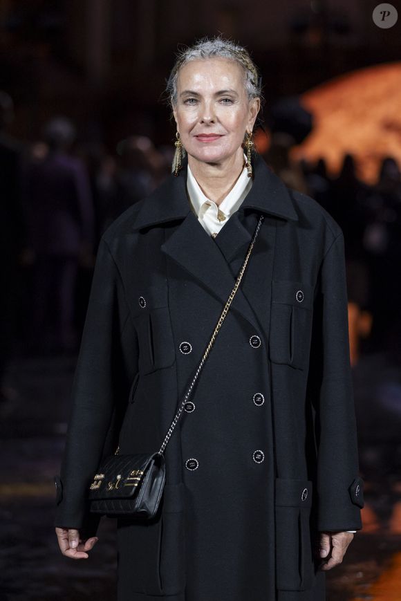 La metteuse en scène Muriel Mayette-Holtz a pris la parole

Carole Bouquet – Photo Call  du Défilé de mode Chanel Collection Printemps-Été 2026 dans le cadre de la Fashion Week de Paris, France, le 6 octobre 2025.
 
© Olivier Borde / Bestimage