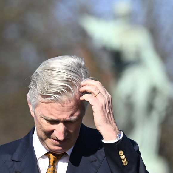 Philippe de Belgique étant un chef d’État, cette notion d’intérêt générale s’appliquait donc. 

Le roi Philippe de Belgique s'entretient avec les membres de l'association "Diogenes", qui vient en aide aux SDF, à Bruxelles, le 3 mars 2026. 

Photo : Photonews / Bestimage
