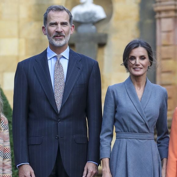 La presse espagnole s'interroge sur l'organisation d'une rencontre entre le prince Albert II, la princesse Charlene, le roi Felipe VI et la reine Letizia. 

Le roi Felipe VI d'Espagne, la reine Letizia, la princesse Leonor, l'infante Sofia de bourbon - La famille royale d'Espagne arrive à la cérémonie des Princess of Asturias Awards à Oviedo le 17 octobre 2019.  Royal spanish family during Asturias wellcome event for Princess of Asturias Awards 2019 in Oviedo, on Thursday 17 October 201917/10/2019 - Oviedo