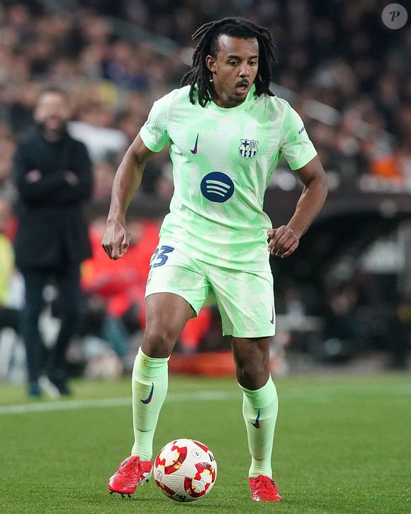 FC Barcelona’s Jules Kounde - Le FC Barcelone victorieux face à Valence (5 - 0) lors de la Coupe du Roi, le 6 février 2025. 
© Alterphotos / PsnewZ / Bestimage