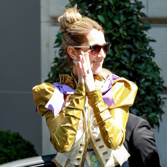 Céline Dion à la sortie de l'hôtel Le Royal Monceau à Paris, France, le 8 juillet 2017.  (Agence / Bestimage).
