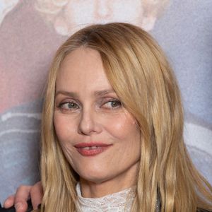 Vanessa Paradis assiste à l'avant-première du film 'T'as Pas Changé' au Pathe Palace le 04 novembre 2025 à Paris, France. Photo par Nasser Berzane/ABACAPRESS.COM