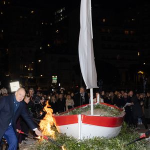 Le prince Albert II de Monaco, La princesse Charlène de Monaco, La princesse Gabriella de Monaco, comtesse de Carladès, Le prince Jacques de Monaco, marquis des Baux - La famille princière de Monaco lors de l'embrasement de la barque dans le cadre des célébrations de la Sainte-Dévote, Sainte Patronne de Monaco le 26 janvier 2024.

© Olivier Huitel / Pool Monaco / Bestimage