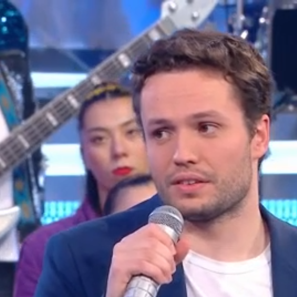 Raphaël, Maestro de N'oubliez pas les paroles - capture d'écran France 2