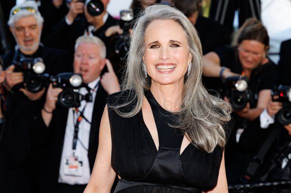 Andie MacDowell - Montée des marches du film " Karma " lors du 79ème Festival International du Film de Cannes, le 15 mai 2026. © Jacovides-Moreau / Bestimage