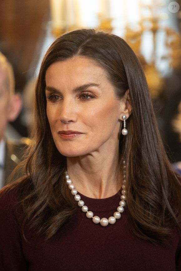 La reine Letizia - La famille royale d'Espagne assiste au défilé Military Easter au palais royal à Madrid le 6 janvier 2025. Europa Press / Bestimage