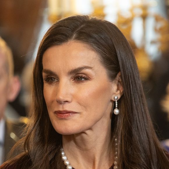 La reine Letizia - La famille royale d'Espagne assiste au défilé Military Easter au palais royal à Madrid le 6 janvier 2025. Europa Press / Bestimage