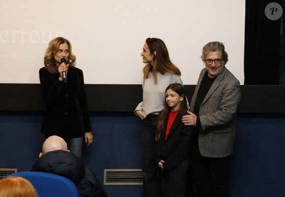 Exclusif - Pascale Louange, Victoria Olloqui, Rafaela Joubert, Eric Théobald lors de la projection du premier court-métrage de Pascale Louange "L'erreur" au cinéma Le Christine à Paris le 21 janvier 2025. "L'Erreur", lorsque l'enfant est victime de l'aliénation maternelle. Un film bouleversant.

© Marc Ausset-Lacroix / Bestimage