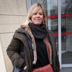 Exclusif - Flavie Flament - Les célébrités quittent les studios de RTL après l'émission "Les Grosses Têtes" à Paris le 24 janvier 2023.