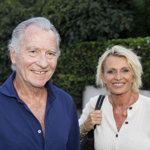 William Leymergie et sa compagne Sophie Davant à la représentation de la pièce de théâtre "Le jour du kiwi" au Théâtre de Verdure lors du 40ème Festival de Ramatuelle, le 6 août 2024.

© Cyril Bruneau / Festival de Ramatuelle / Bestimage