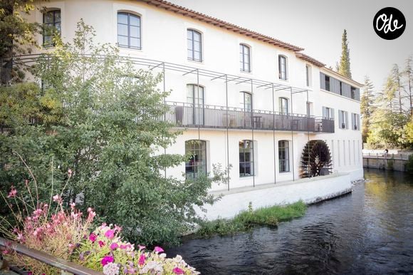Patrick Bruel inaugure son hôtel cinq étoiles "L'Isle de Leos MGallery" à L'Isle-sur-la-Sorgue, France, le 23 septembre 2025. 
L’Isle de Leos Hôtel & Spa MGallery Collection . © Jack Tribeca / Bestimage