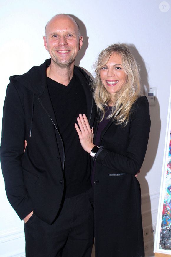 Selon nos informations, Brigitte Macron était présente sur le bateau, tandis que le président serait resté dans la cabine.

Laurence Auzière et son compagnon Matthieu Gasser lors de la soirée de vernissage de l'exposition du duo d'artistes Matthieu Gasser et Laurence Auzière (Edition Florentin) à la boutique Steinway & Sons à Paris le 25 novembre 2024.

© Philippe Baldini / Bestimage