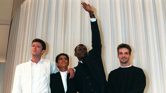 “Mon frère, mon père, et maintenant ma soeur”: un célèbre acteur français lance un appel à l'aide à ses abonnés