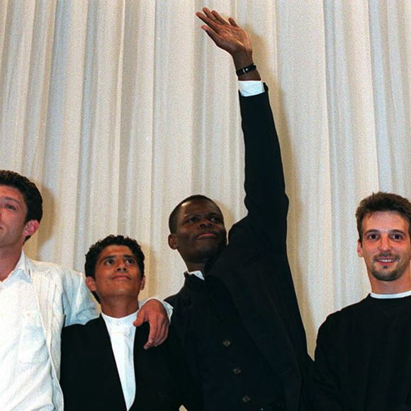 Un célèbre acteur français, ayant joué dans le film "La Haine" a annoncé une mauvaise nouvelle sur Instagram

Mathieu Kassovitz a reçu le prix de la mise en scène pour son film La Haine, entouré de ses acteurs, lors du 48ᵉ Festival international du film de Cannes.