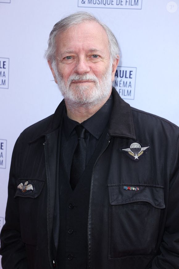 Francis Huster assiste à la cérémonie de clôture du 10e Festival du cinéma et de la musique de film à La Baule, France, le 30 juin 2024. Photo par Jerome Domine/ABACAPRESS.COM