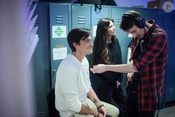 Exclusif - Alain-Fabien Delon avec sa compagne Laura Bensadoun en backstage de de l'émission "C à Vous" à Paris, France, le 18 octobre 2024. © Cyril Moreau/Bestimage