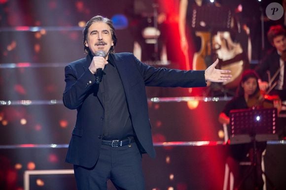 Exclusif - Serge Lama - Emission hommage à "Grégory Lemarchal, 10 ans après l'histoire continue" au Zénith de Paris et retransmis en direct sur TF1 le 7 janvier 2017. © Cyril Moreau/Bestimage