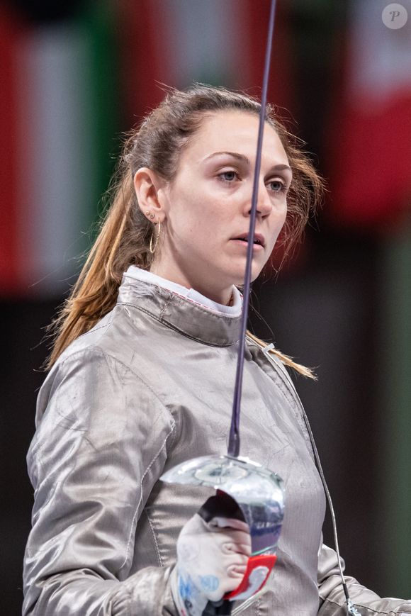 Et pour cause en juin dernier, l'athlète a accueilli son premier enfant ! C'est en ce début  d'année qu'elle avait officialisé sa grossesse après avoir été victime d'une fausse couche.

Manon Apithy-Brunet (FRA) - Escrime - Escrime, quart de finale de l'épreuve d'escrime féminine par équipe, lors des Jeux Olympiques Paris 2024. (Panoramic / Bestimage).