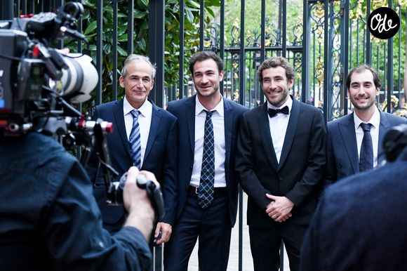 Olivier Kretz et ses enfants Valentin, Martin et Louis lors de la soirée de gala des 50 ans de la Fondation Claude Pompidou à l'Hôtel Marcel Dassault à Paris le 12 avril 2022.

Rachid Bellak / LMS / Bestimage