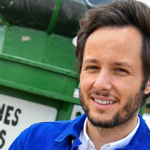 Très occupé avec son studio, Vianney ne reviendra sur le devant de la scène que dans quelques mois.

Le chanteur Vianney à la reconnaissance du prix Barnes lors de la 10ème édition du "Longines Paris Eiffel Jumping" à la Plaine de Jeux de Bagatelle à Paris, France, le 22 juin 2024. © Perusseau-Veeren/Bestimage