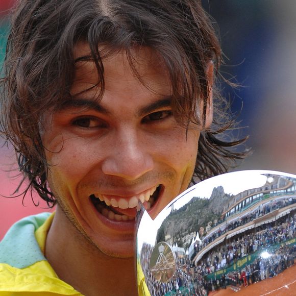 L'Espagnol Rafael Nadal bat, 6-3, 2-6, 6-1, le Serbe Novak Djokovic en finale du tournoi Rolex de Monte-Carlo, à Monte-Carlo, Monaco, le 19 avril 2009. Photo par Corinne Dubreuil/ABACAPRESS.COM