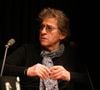 Le chanteur a choisi de retrouver une dernière fois son public malgré une maladie évolutive et incurable.

Hubert-Félix Thiéfaine à la "Station Ausone-Mollat" à Bordeaux, FRance, le 13 décembre 2023, pour un échange avec ses lecteurs, lors de la sortie de son receuil "Itinéraire d'un naufragé" - Editions Points, regroupant l'intégralité des paroles de ses chansons. © Jean-Marc Lhomer/Bestimage