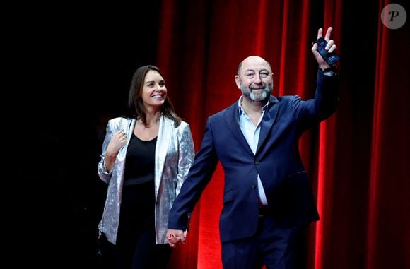 Kad Merad et sa femme Julia Vignali - Cérémonie d'ouverture du 17ème Festival Lumière à la Halle Tony Garnier à Lyon, le 11 octobre 2025. © Dominique Jacovides / Bestimage