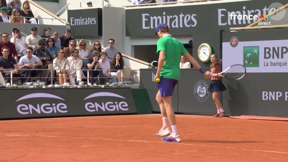 Dans les tribunes, les deux tourtereaux n'étaient pas assis à côté.