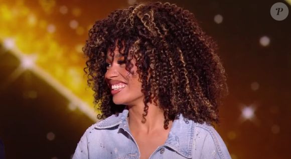Aussi fou que cela puisse paraître, ce lundi 20 octobre 2025, son visage a été oublié du générique !

Léane, dans le premier prime de la "Star Academy", le 18 octobre 2025, sur TF1.